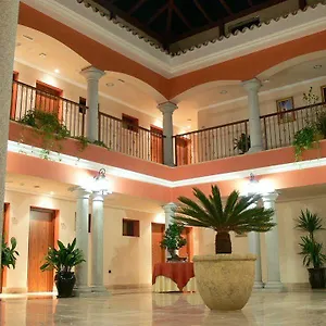 Dolmenes Hotell